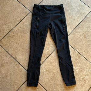 I am selling black Lululemon leggings